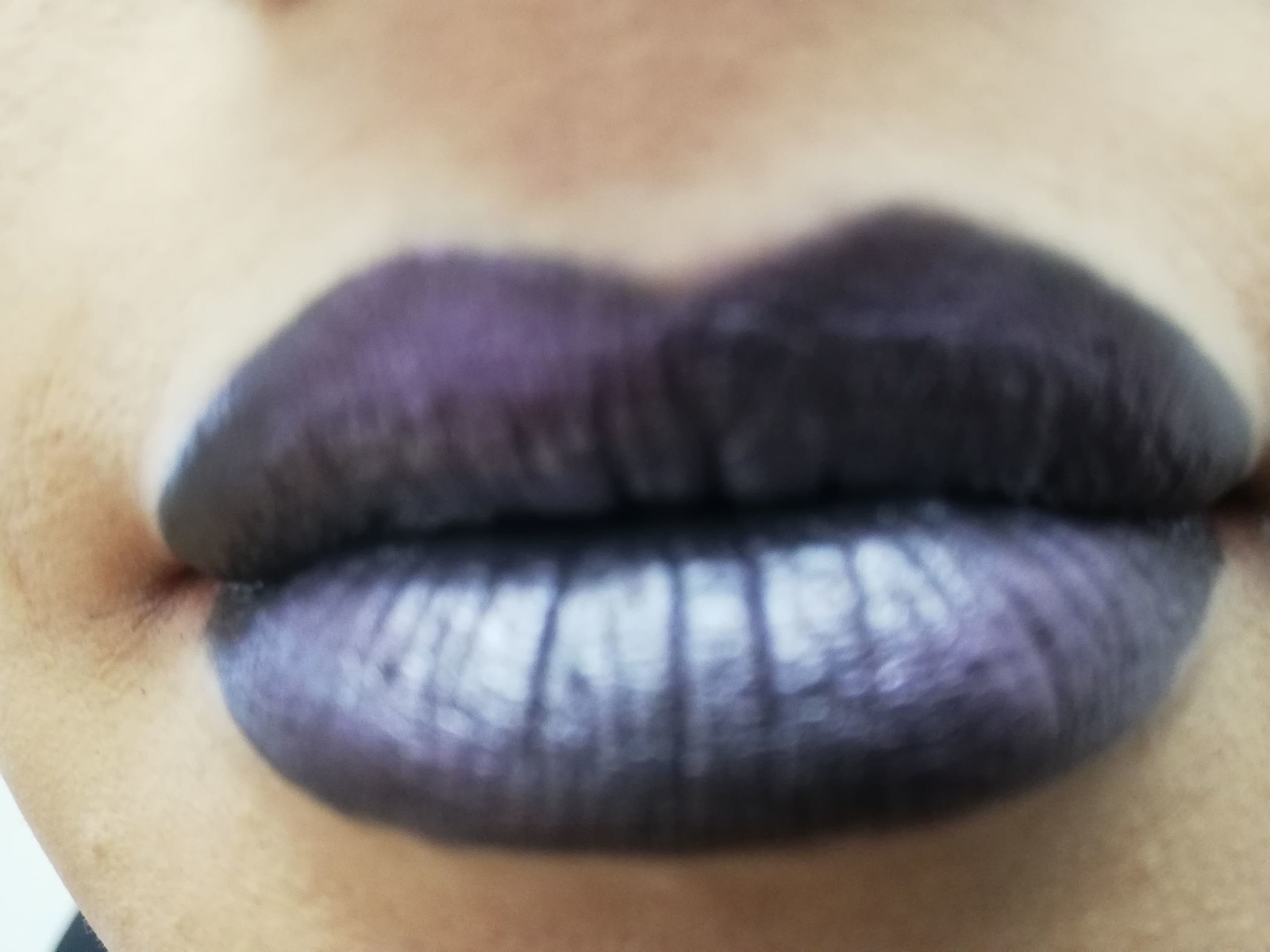 violetter Lippenstift
